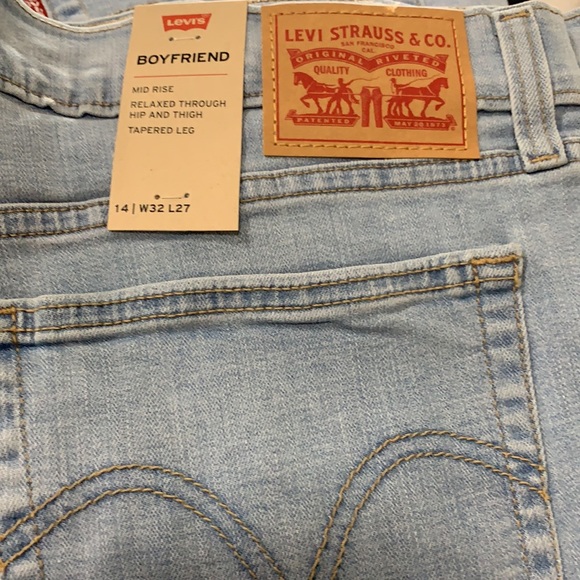 Levi Strauss Midrise Boyfriend Jeans, Slate Era, NWT - Picture 2 of 5